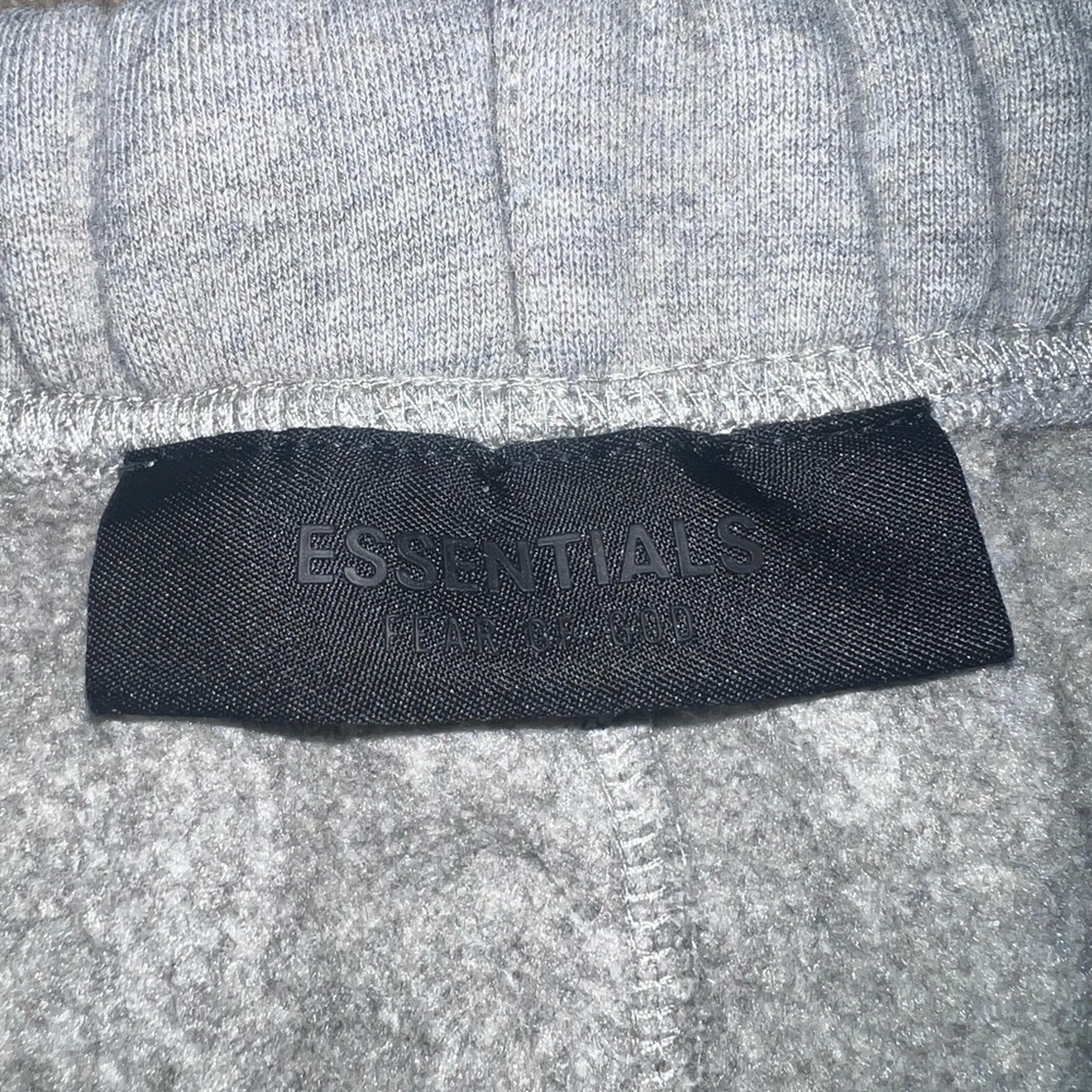 Essentials Fear Of God Kids Light Gray Joggers - Picture 3 of 4